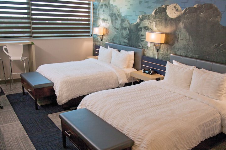 The Rushmore Hotel & Suites BW Premier Collection