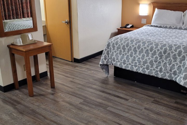 Room 13 of 53