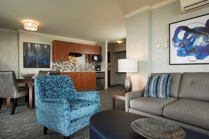 Room 16 of 38