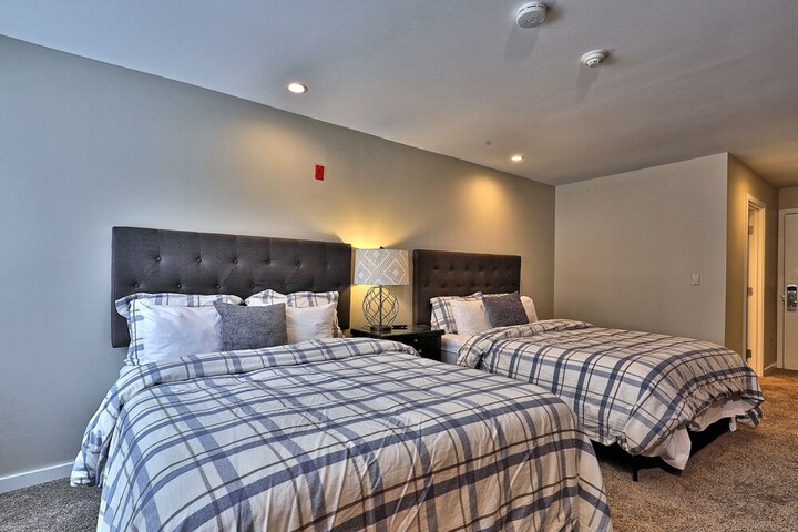 Room 81 of 213