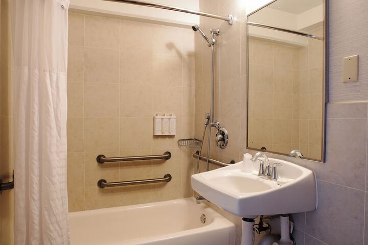 Room 34 of 52