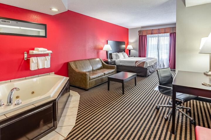 Room 15 of 32