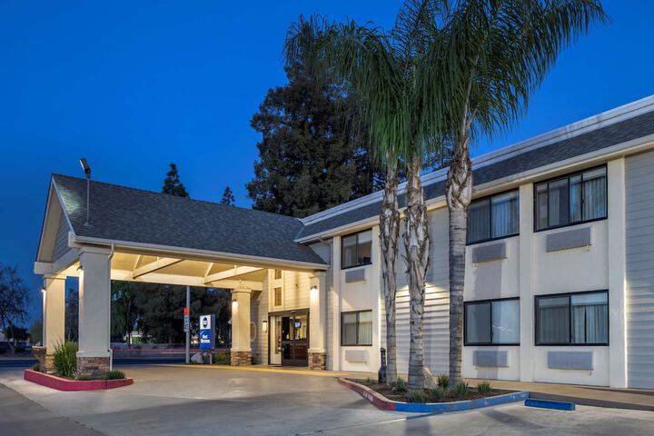 Hotel 3 of 34