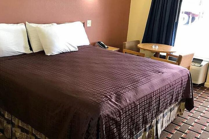Room 16 of 22