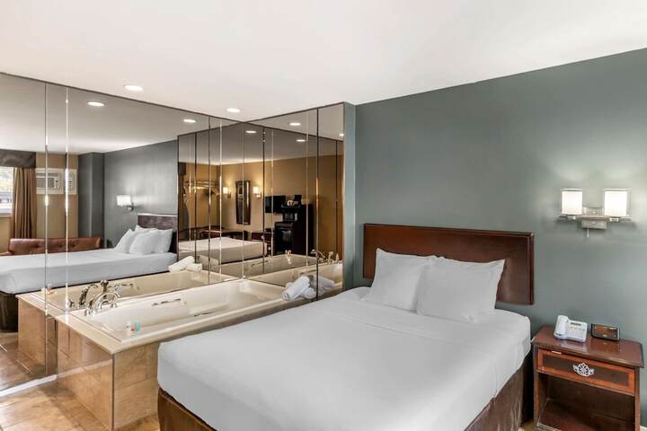 Room 16 of 39