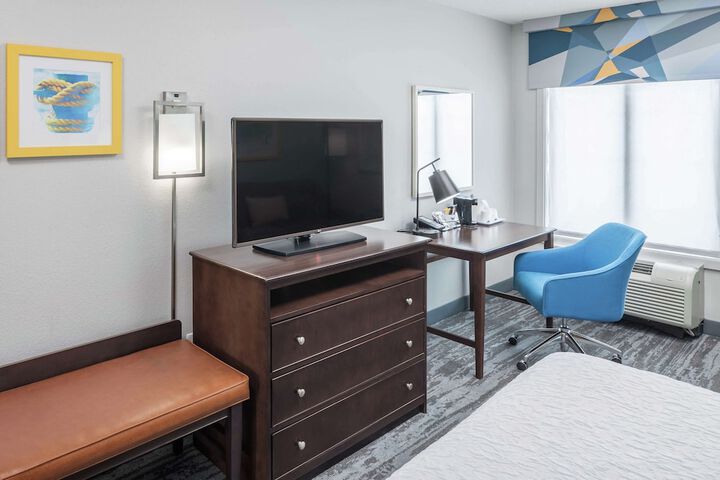 Room 9 of 42