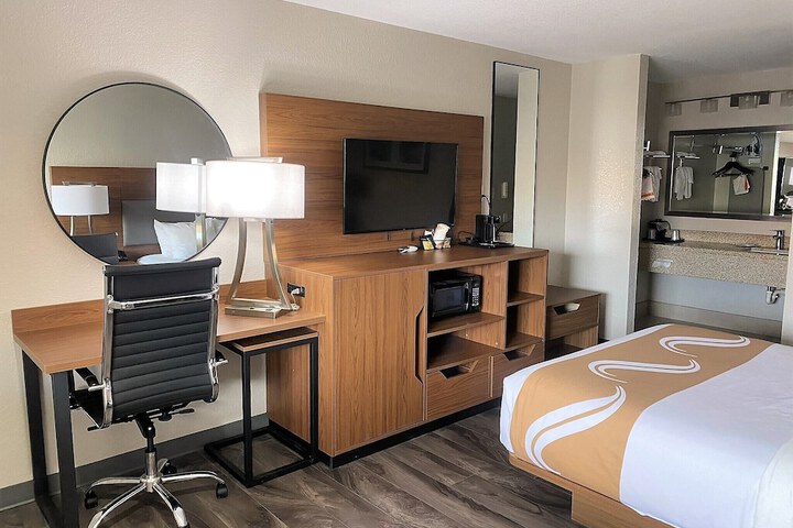 Room 42 of 83