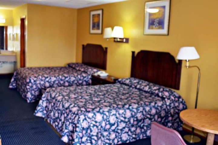 Room 33 of 47
