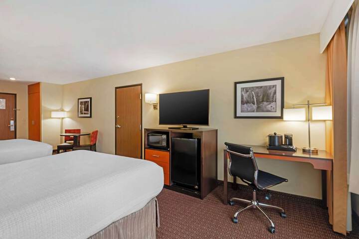 Room 15 of 33