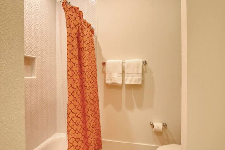 Room 16 of 53