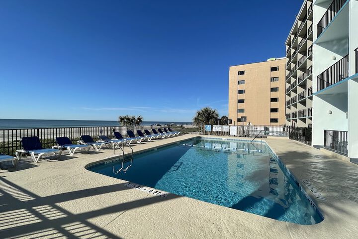 Pool 5 of 37