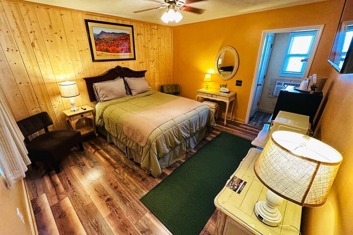 Room 11 of 21