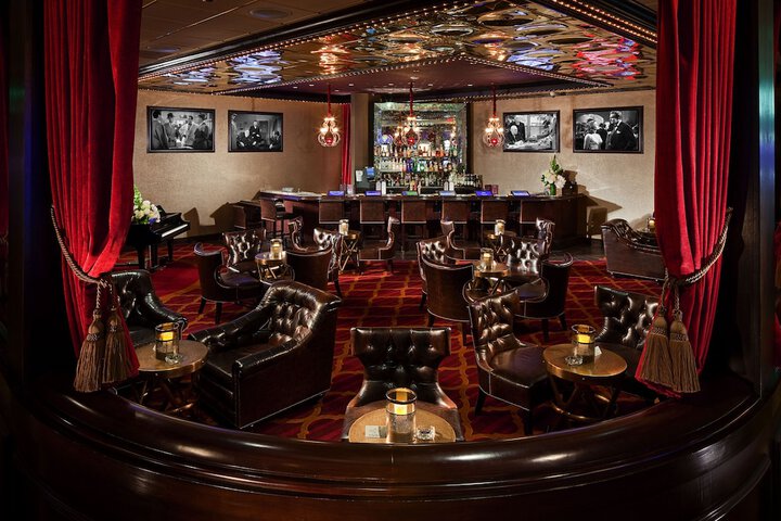 Lounge 47 of 60