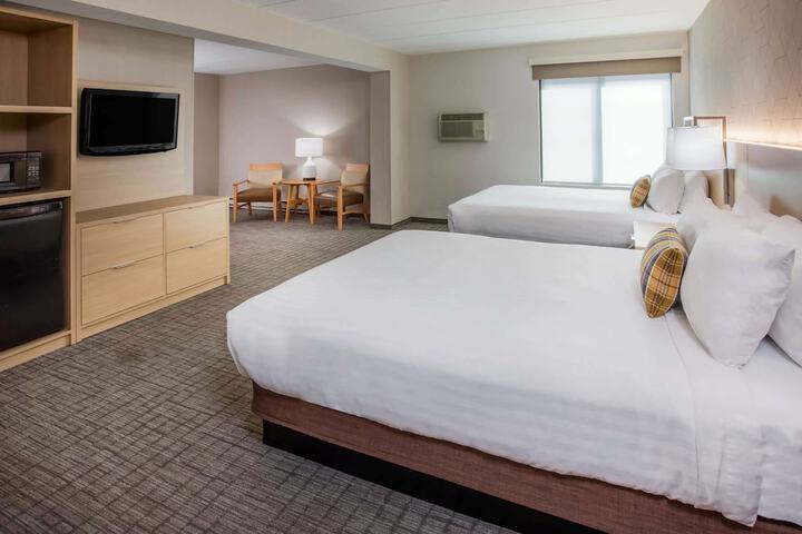Room 32 of 49