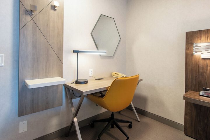 Room 33 of 61