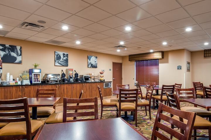 Best Western Plus Victor Inn & Suites