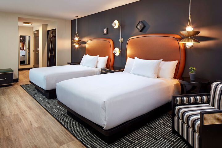 Room 10 of 43