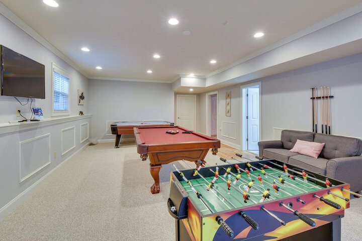 Grand Lakefront Home in Hartwell w / Game Room!