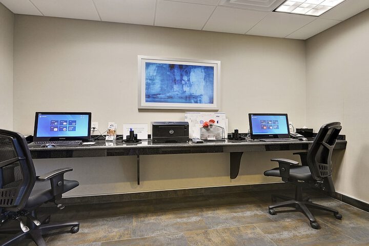 Holiday Inn Express & Suites Gonzales by IHG