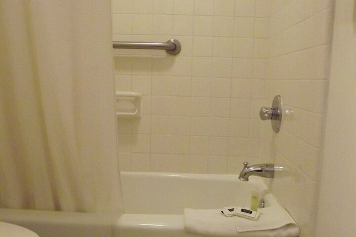 Room 82 of 175
