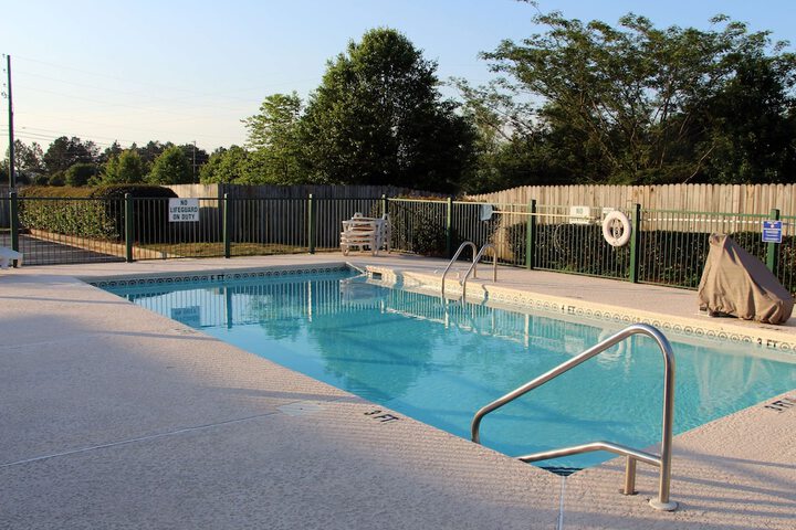 Pool 4 of 15