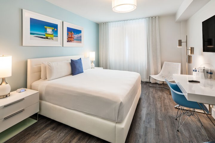 Room 52 of 148