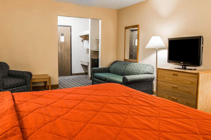Room 15 of 38