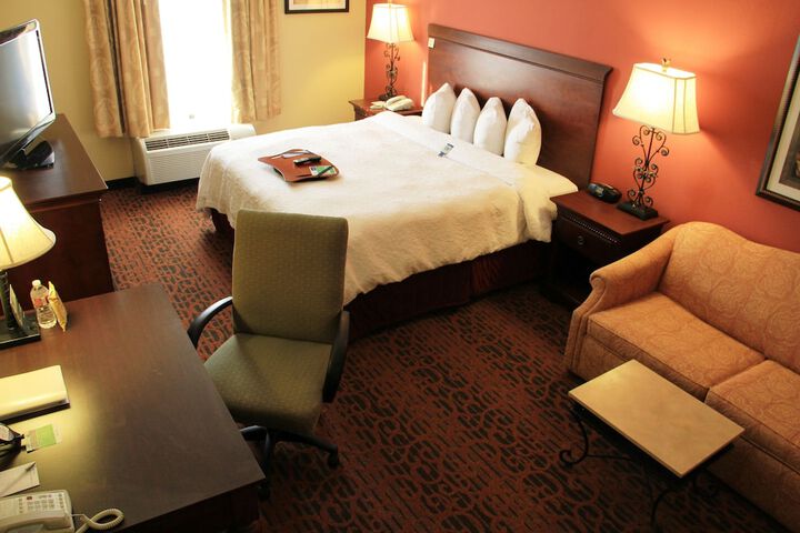 Room 25 of 34