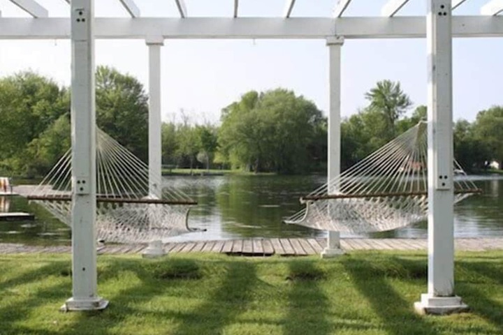 Sundeck 21 of 35
