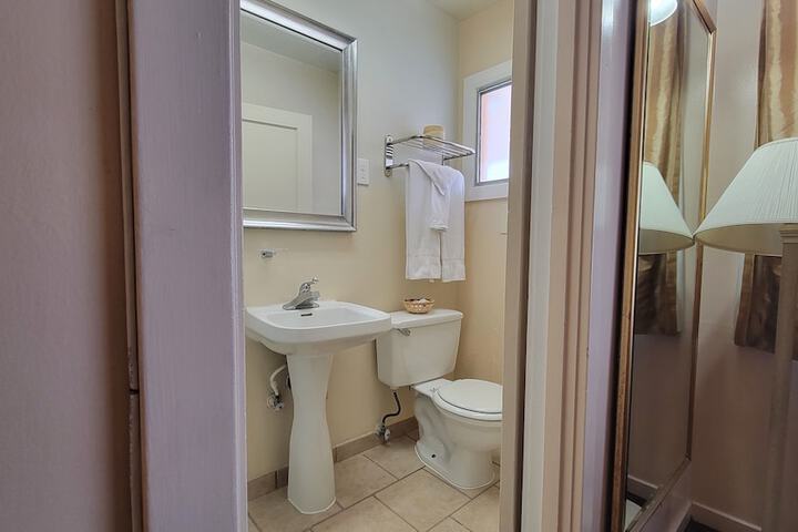 Room 21 of 36