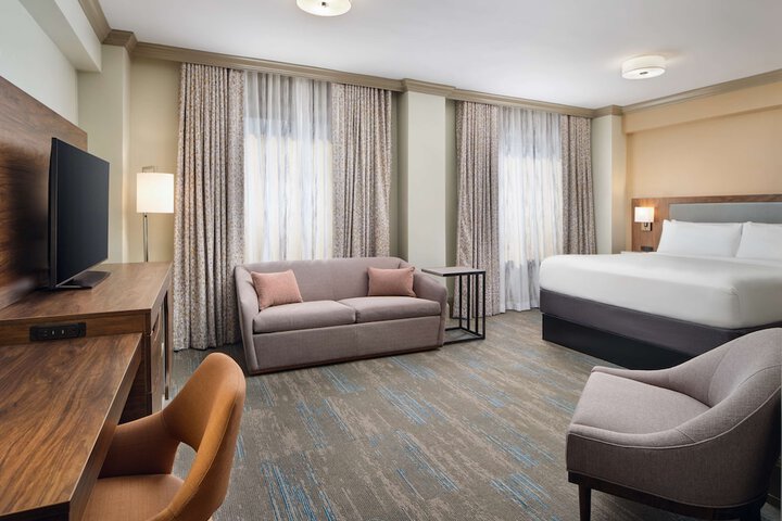 Room 32 of 74