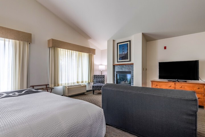 Room 35 of 54