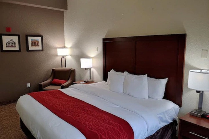 Room 44 of 61