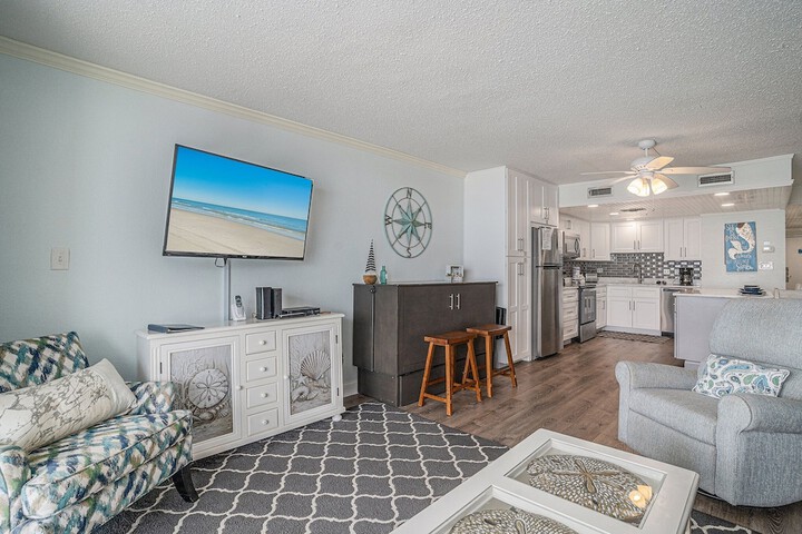 0206 Waters Edge Resort 1 Bedroom Condo by RedAwning
