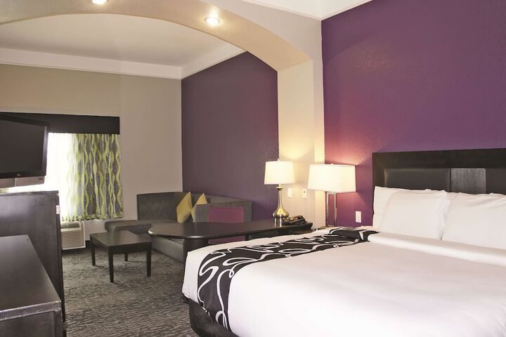 La Quinta Inn & Suites by Wyndham Pearland - Houston South