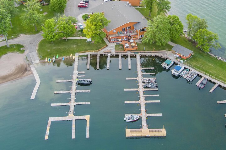 Horseshoe Bay Lodge