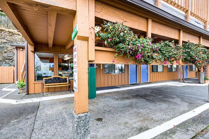 Motel 6 Gold Beach OR