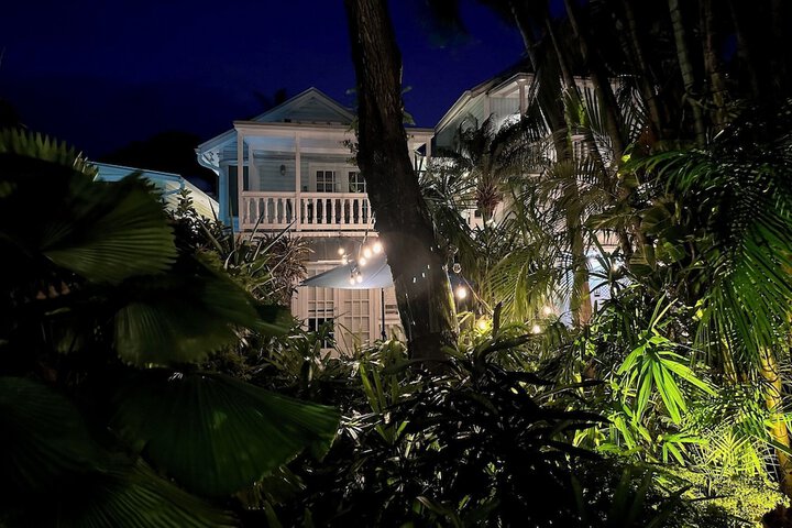 Hotel Exterior 243 of 259
