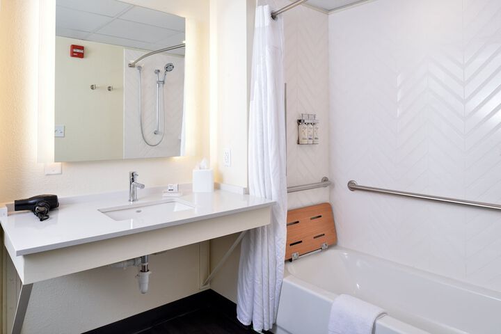Room 40 of 72