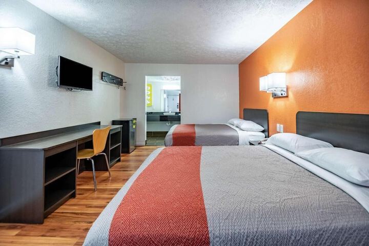 Room 12 of 23