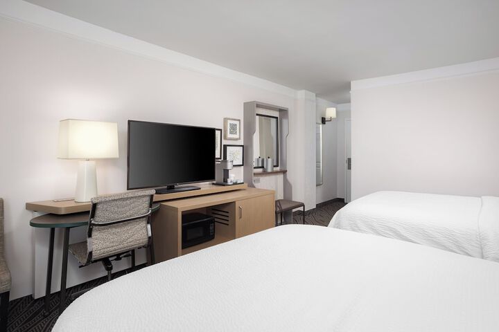 Room 52 of 100