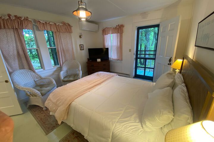 High Tide Inn