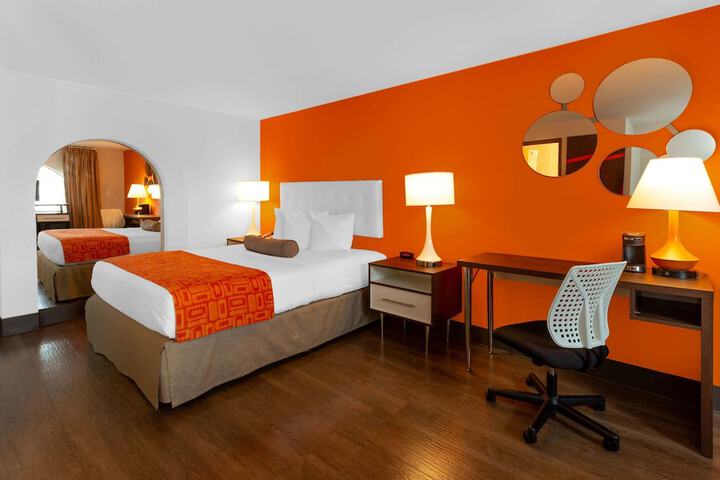Room 6 of 15