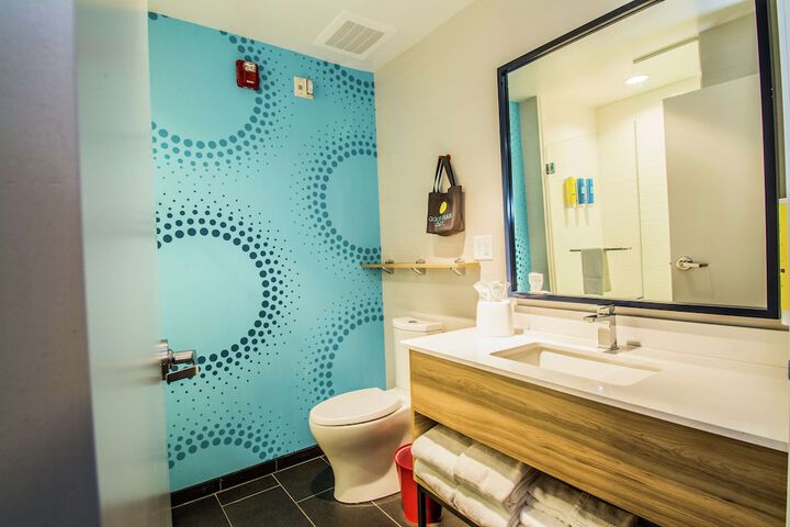Room 15 of 28