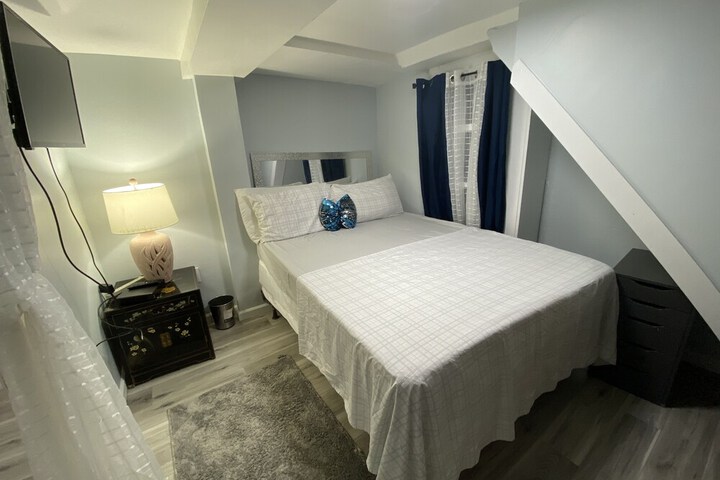 Nice 2 bedroom Apt With Patio
