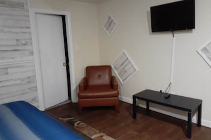 Town Line Motel