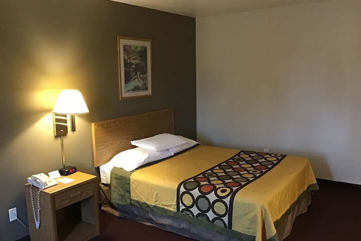 Room 17 of 35