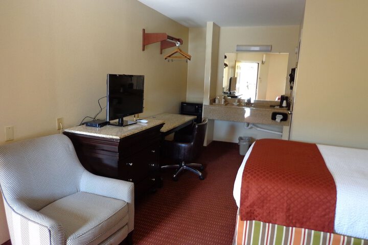Room 17 of 20
