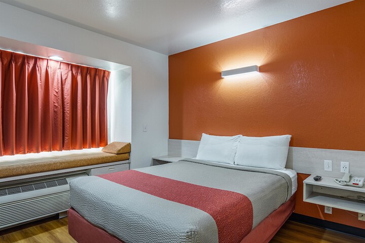Room 19 of 29