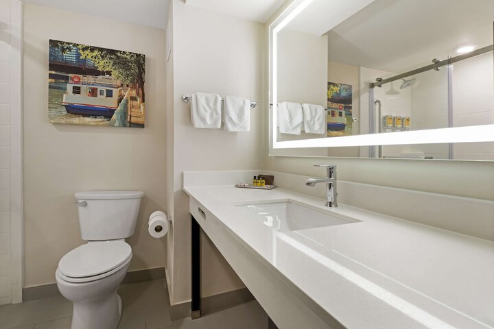 Room 9 of 29